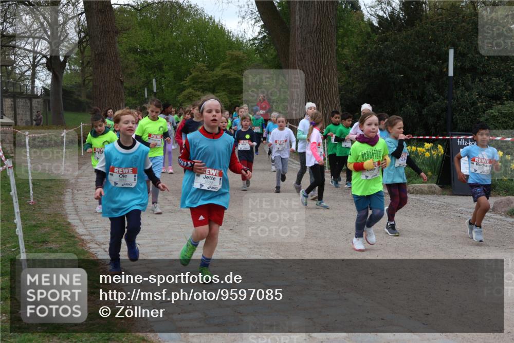 25.04.2026 - Das Zehntel Zöllner http://msf.ph/oto/9597085 25.04.2026 10:48:05 Laufen 5613, 5599 meine-sportfotos.de