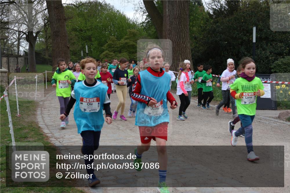 25.04.2026 - Das Zehntel Zöllner http://msf.ph/oto/9597086 25.04.2026 10:48:05 Laufen 5613, 5599 meine-sportfotos.de