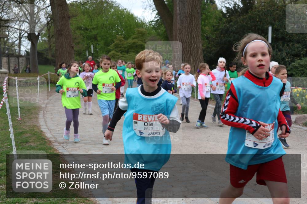 25.04.2026 - Das Zehntel Zöllner http://msf.ph/oto/9597089 25.04.2026 10:48:06 Laufen 5613 meine-sportfotos.de