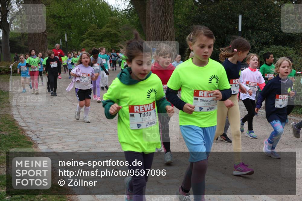 25.04.2026 - Das Zehntel Zöllner http://msf.ph/oto/9597096 25.04.2026 10:48:07 Laufen 7213, 7210, 66 meine-sportfotos.de