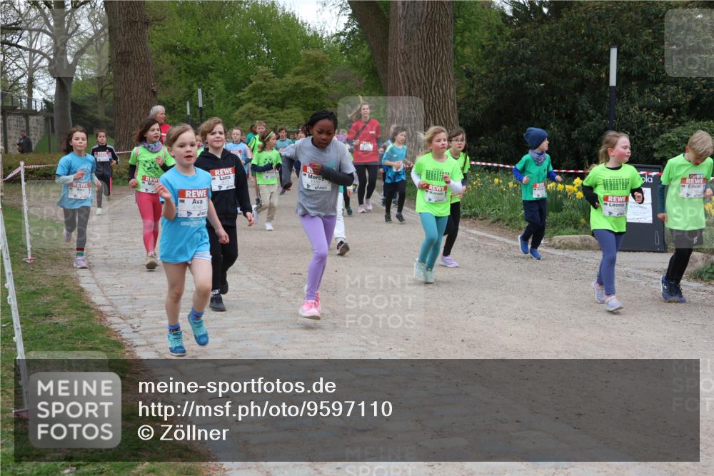 25.04.2026 - Das Zehntel Zöllner http://msf.ph/oto/9597110 25.04.2026 10:48:10 Laufen 6795, 6185 meine-sportfotos.de