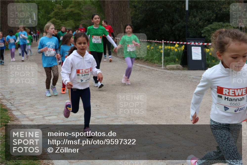 25.04.2026 - Das Zehntel Zöllner http://msf.ph/oto/9597322 25.04.2026 10:49:20 Laufen 6559, 6563, 325 meine-sportfotos.de