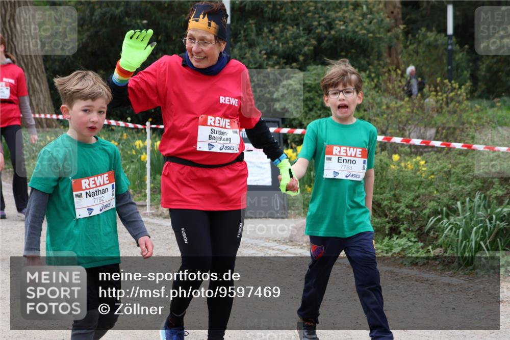 25.04.2026 - Das Zehntel Zöllner http://msf.ph/oto/9597469 25.04.2026 10:50:53 Laufen 7792, 7783 meine-sportfotos.de