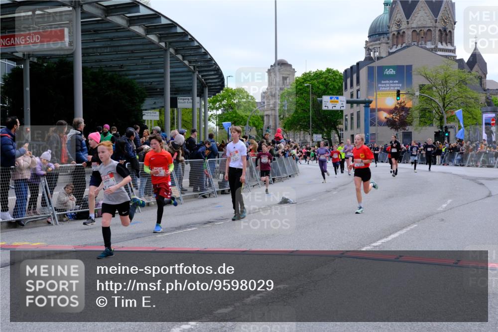 25.04.2026 - Das Zehntel Tim E. http://msf.ph/oto/9598029 25.04.2026 14:51:42 Ziel 15005, 15119, 15284, 15310, 15316, 15882, 15896, 15960, 15977, 16155, 16343, 16372, 16430, 16528, 16573, 16733, 16870, 17046, 17332, 17490, 17577, 17705, 17748, 17777, 18202, 18230 meine-sportfotos.de