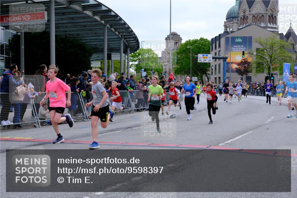 25.04.2026 - Das Zehntel Tim E. http://msf.ph/oto/9598397 25.04.2026 14:52:09 Ziel 15064, 15118, 15265, 15281, 15334, 15408, 15542, 15544, 15562, 15642, 15716, 15751, 15817, 15836, 15837, 15862, 15957, 16114, 16238, 16426, 16508, 16527, 16589, 16709, 16746, 16831, 16840, 16960, 17064, 17097, 17100, 17101, 17229, 17257, 17375, 17442, 17443, 17476, 17672, 17673, 17995, 18306 meine-sportfotos.de