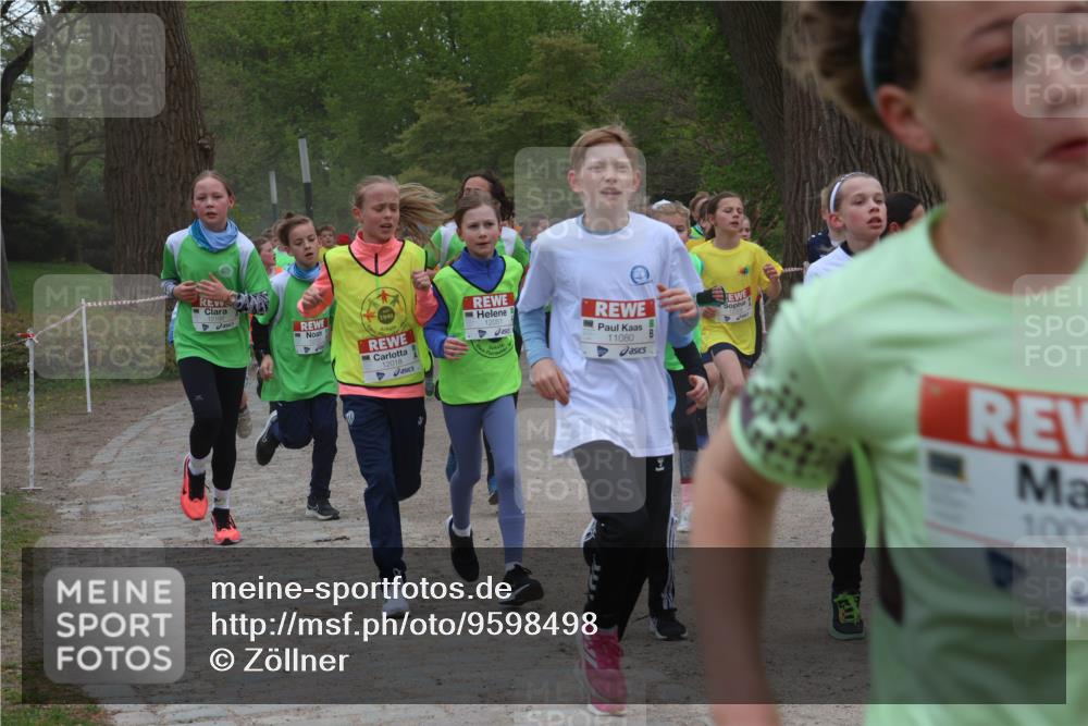 25.04.2026 - Das Zehntel Zöllner http://msf.ph/oto/9598498 25.04.2026 12:41:57 Laufen 1949, 12018, 12051, 11080, 100 meine-sportfotos.de