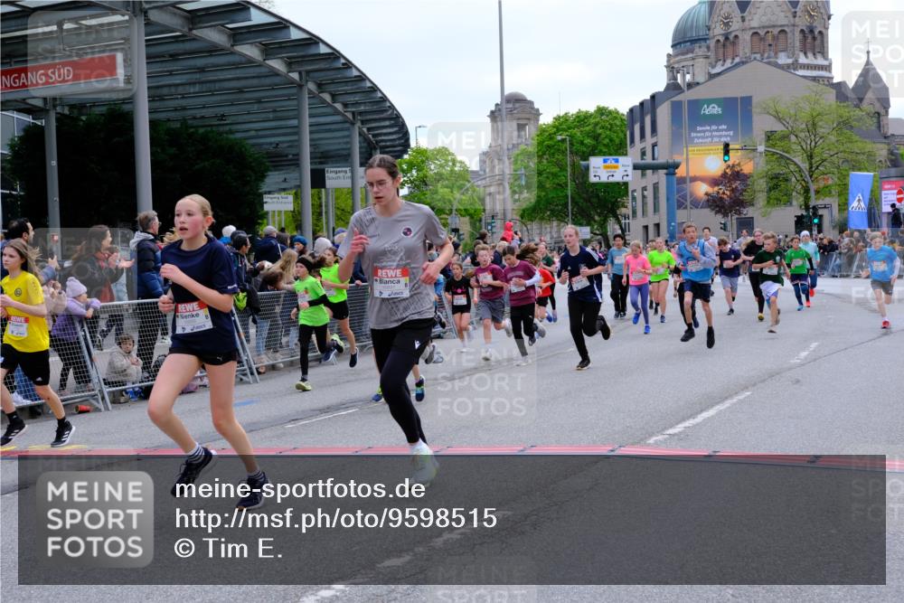 25.04.2026 - Das Zehntel Tim E. http://msf.ph/oto/9598515 25.04.2026 14:52:20 Ziel 15406, 15420, 15641, 15677, 15817, 15838, 15888, 15894, 15964, 16051, 16113, 16128, 16146, 16510, 16567, 16584, 16681, 16709, 16762, 16851, 16889, 16891, 17097, 17153, 17157, 17414, 17437, 17442, 17443, 17643, 17813, 17855, 17856, 17881, 17917, 17995, 18031, 18117, 18151, 18194, 18209, 18235 meine-sportfotos.de