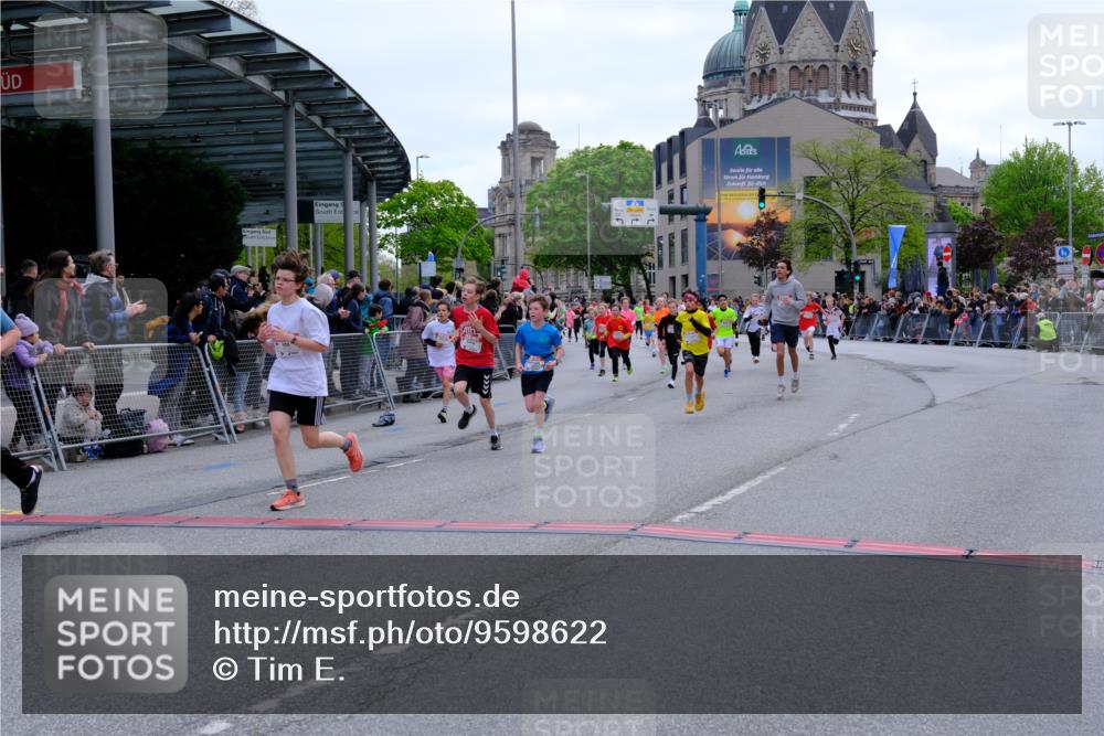 25.04.2026 - Das Zehntel Tim E. http://msf.ph/oto/9598622 25.04.2026 14:52:28 Ziel 15136, 15173, 15340, 15420, 15677, 15832, 15888, 15894, 16051, 16075, 16113, 16128, 16146, 16510, 16529, 16553, 16556, 16567, 16584, 16592, 16681, 16684, 16687, 16701, 16716, 16851, 16855, 16957, 16990, 17157, 17414, 17500, 17643, 17707, 17754, 17813, 17855, 17881, 17917, 17927, 17997, 18031, 18117, 18151, 18194, 18209, 18235 meine-sportfotos.de