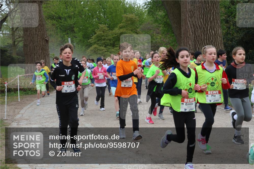 25.04.2026 - Das Zehntel Zöllner http://msf.ph/oto/9598707 25.04.2026 12:42:31 Laufen 10143, 1949, 1949, 12031, 12022, 10519 meine-sportfotos.de