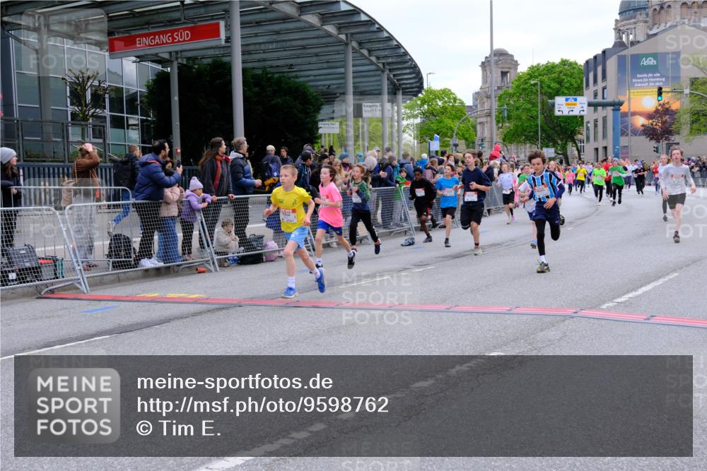 25.04.2026 - Das Zehntel Tim E. http://msf.ph/oto/9598762 25.04.2026 14:52:35 Ziel 15136, 15173, 15439, 15442, 15832, 16075, 16179, 16529, 16553, 16556, 16667, 16682, 16687, 16690, 16701, 16716, 16734, 16815, 16855, 16973, 16979, 16984, 16987, 16990, 17313, 17464, 17500, 17707, 17754, 17801, 17808, 17810, 17927, 17997, 18051, 18297, 18351 meine-sportfotos.de