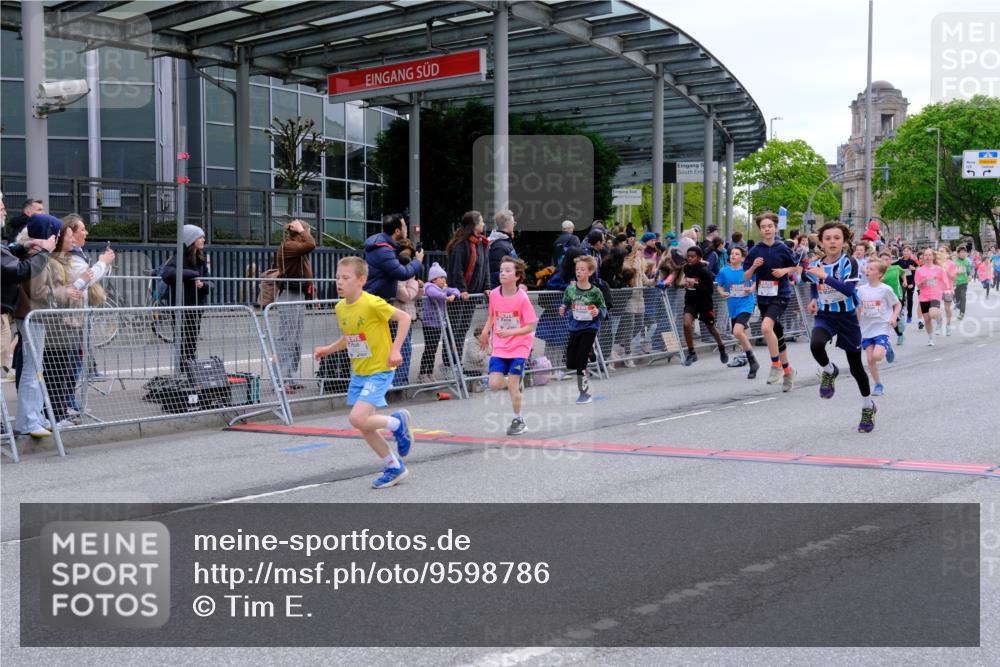 25.04.2026 - Das Zehntel Tim E. http://msf.ph/oto/9598786 25.04.2026 14:52:36 Ziel 15136, 15173, 15439, 15442, 15832, 16075, 16179, 16529, 16553, 16556, 16667, 16682, 16687, 16690, 16701, 16734, 16815, 16855, 16973, 16979, 16984, 16987, 16990, 17313, 17362, 17464, 17500, 17707, 17754, 17801, 17808, 17810, 17860, 17927, 17997, 18051, 18297, 18351 meine-sportfotos.de