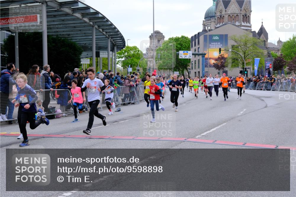 25.04.2026 - Das Zehntel Tim E. http://msf.ph/oto/9598898 25.04.2026 14:52:43 Ziel 15009, 15233, 15249, 15439, 15442, 15622, 15849, 15854, 15868, 16161, 16179, 16417, 16505, 16507, 16638, 16667, 16682, 16690, 16734, 16815, 16890, 16973, 16979, 16984, 16985, 16987, 17270, 17273, 17313, 17362, 17464, 17801, 17808, 17810, 17812, 17860, 17888, 18022, 18023, 18026, 18276 meine-sportfotos.de