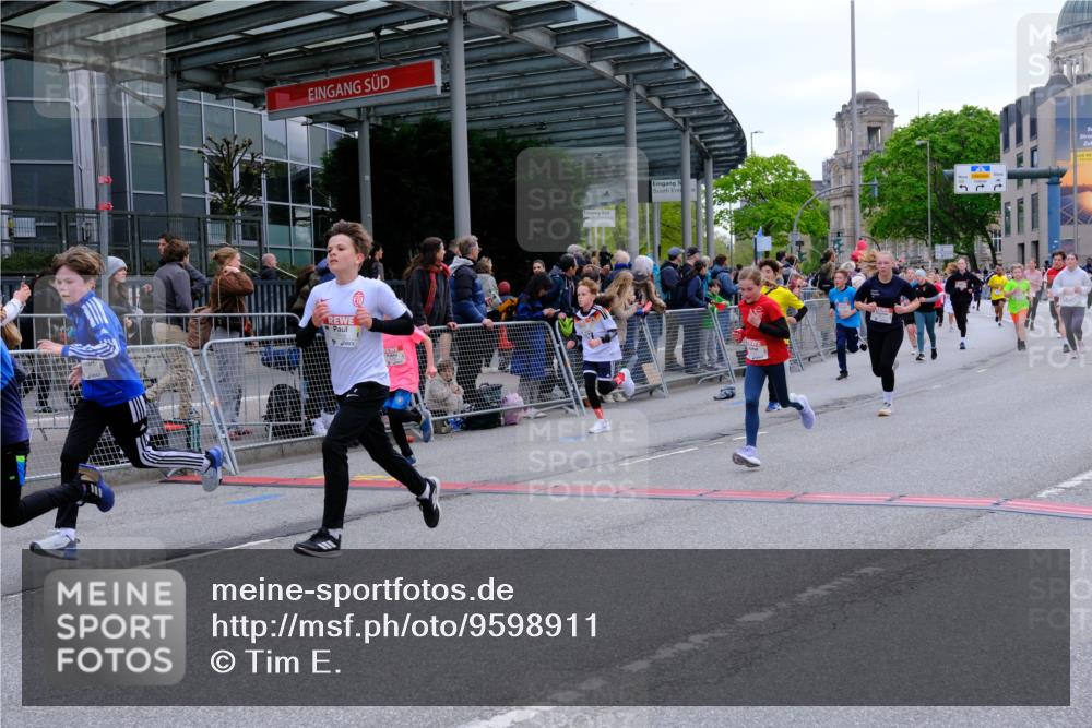 25.04.2026 - Das Zehntel Tim E. http://msf.ph/oto/9598911 25.04.2026 14:52:44 Ziel 15009, 15233, 15249, 15439, 15442, 15622, 15849, 15854, 15868, 16161, 16417, 16505, 16507, 16638, 16667, 16682, 16690, 16734, 16815, 16858, 16890, 16973, 16979, 16985, 16987, 17008, 17270, 17273, 17362, 17464, 17801, 17808, 17810, 17812, 17860, 17888, 18022, 18023, 18026, 18276 meine-sportfotos.de