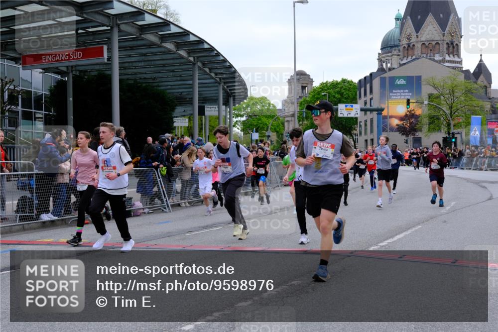25.04.2026 - Das Zehntel Tim E. http://msf.ph/oto/9598976 25.04.2026 14:52:51 Ziel 15089, 15233, 15249, 15318, 15332, 15496, 15598, 15610, 15812, 15835, 15846, 15849, 15854, 15868, 15945, 16087, 16161, 16320, 16417, 16655, 16791, 16793, 16796, 16799, 16858, 16890, 16901, 16915, 16923, 16985, 17008, 17172, 17273, 17730, 17799, 17888, 18016, 18022, 18026, 18029, 18052, 18221 meine-sportfotos.de