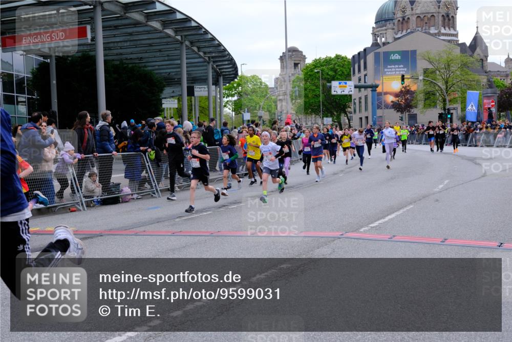 25.04.2026 - Das Zehntel Tim E. http://msf.ph/oto/9599031 25.04.2026 14:52:54 Ziel 15089, 15318, 15332, 15463, 15470, 15496, 15499, 15533, 15598, 15610, 15812, 15835, 15843, 15846, 15849, 15854, 15868, 15945, 16087, 16294, 16320, 16417, 16655, 16791, 16793, 16796, 16799, 16834, 16858, 16901, 16915, 16919, 16923, 16985, 17008, 17172, 17273, 17426, 17449, 17730, 17799, 17888, 18016, 18026, 18029, 18052, 18221 meine-sportfotos.de