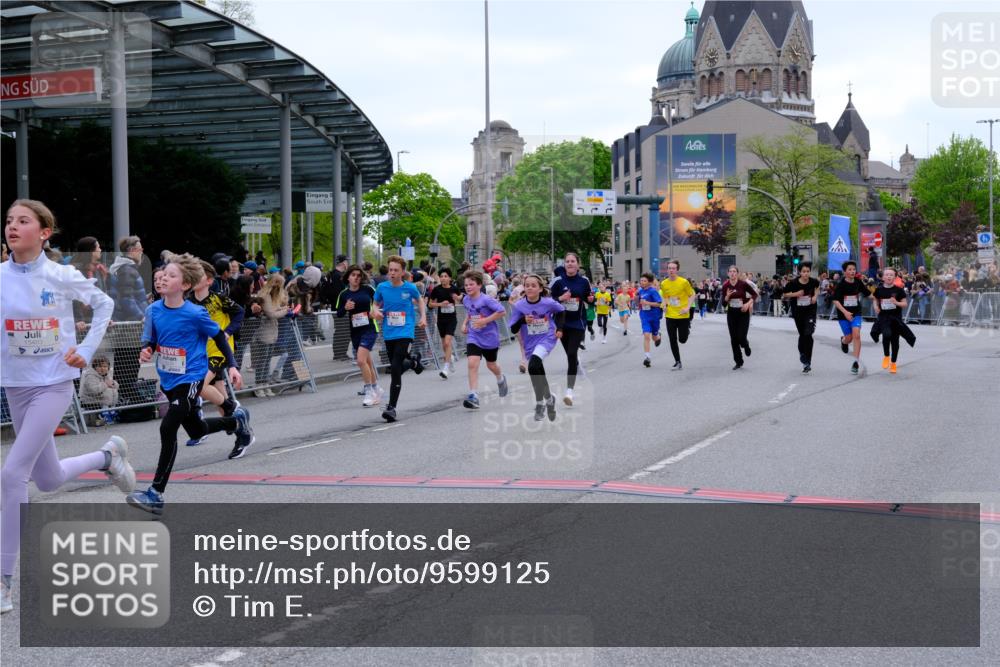 25.04.2026 - Das Zehntel Tim E. http://msf.ph/oto/9599125 25.04.2026 14:52:59 Ziel 15037, 15065, 15234, 15318, 15332, 15463, 15470, 15496, 15499, 15533, 15598, 15610, 15812, 15835, 15843, 15846, 15972, 16042, 16087, 16217, 16294, 16320, 16354, 16356, 16365, 16370, 16655, 16834, 16901, 16915, 16916, 16919, 16923, 17016, 17172, 17426, 17449, 17568, 17632, 17652, 17655, 17730, 17799, 18029, 18052 meine-sportfotos.de