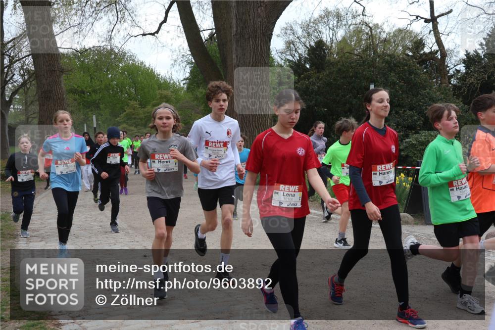 25.04.2026 - Das Zehntel Zöllner http://msf.ph/oto/9603892 25.04.2026 14:43:34 Laufen 15996, 16106, 16105, 1645 meine-sportfotos.de