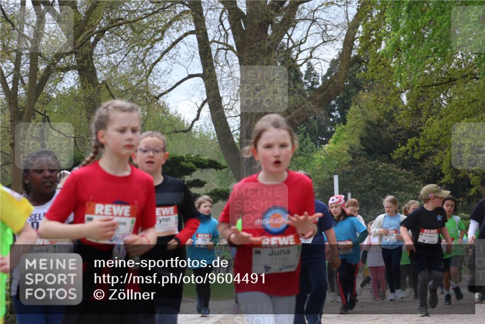 25.04.2026 - Das Zehntel Zöllner http://msf.ph/oto/9604491 25.04.2026 11:48:46 Laufen 10296, 11199 meine-sportfotos.de
