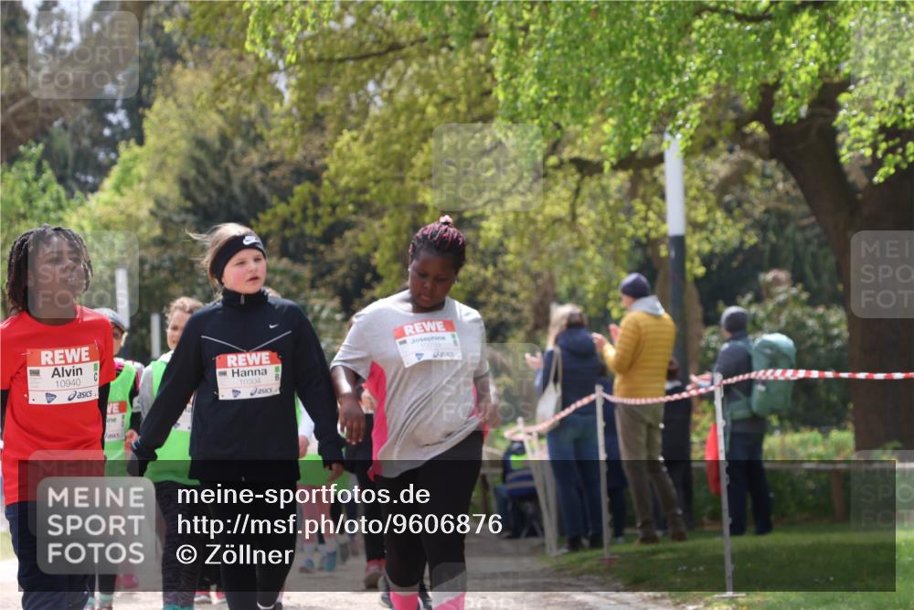 25.04.2026 - Das Zehntel Zöllner http://msf.ph/oto/9606876 25.04.2026 11:49:47 Laufen 10940, 10304, 10299 meine-sportfotos.de