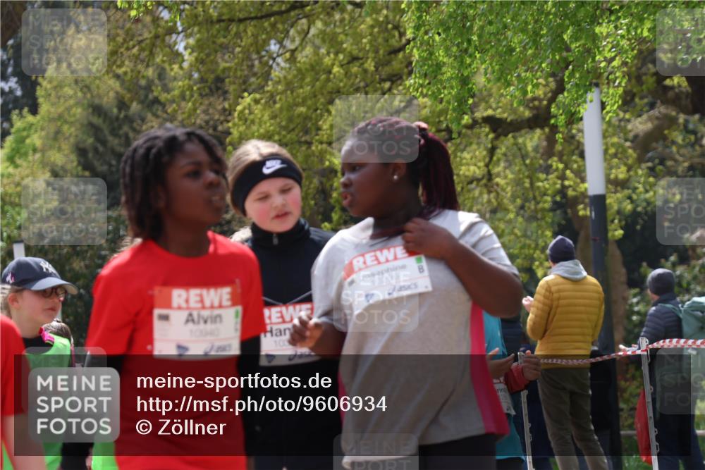 25.04.2026 - Das Zehntel Zöllner http://msf.ph/oto/9606934 25.04.2026 11:49:49 Laufen 37, 10040, 10299, 103, 28 meine-sportfotos.de