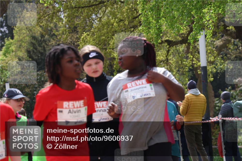25.04.2026 - Das Zehntel Zöllner http://msf.ph/oto/9606937 25.04.2026 11:49:50 Laufen 10304, 10299 meine-sportfotos.de