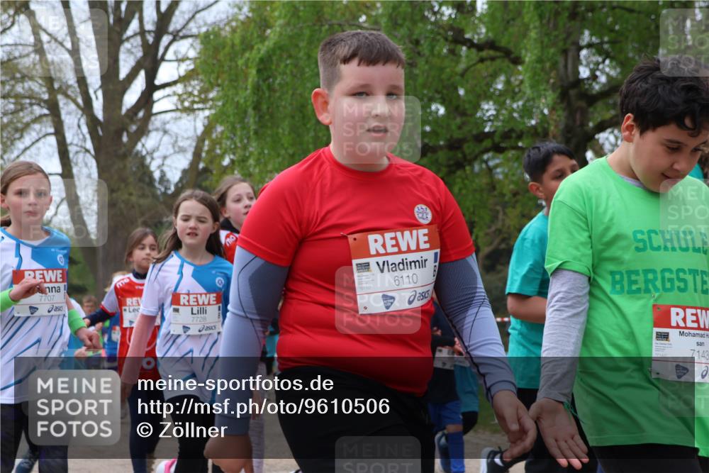 25.04.2026 - Das Zehntel Zöllner http://msf.ph/oto/9610506 25.04.2026 09:45:29 Laufen 7707, 7728, 6110, 6110, 7143 meine-sportfotos.de