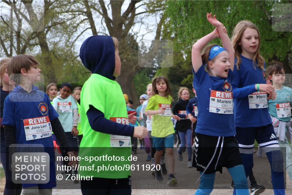 25.04.2026 - Das Zehntel Zöllner http://msf.ph/oto/9611920 25.04.2026 09:46:15 Laufen 5363, 5359, 5361 meine-sportfotos.de