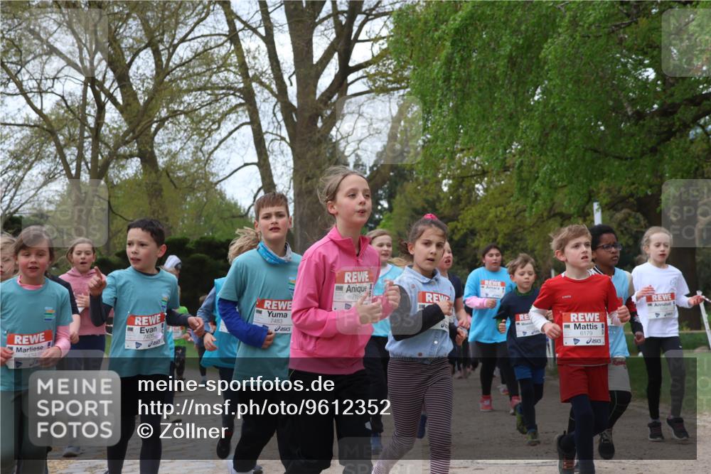 25.04.2026 - Das Zehntel Zöllner http://msf.ph/oto/9612352 25.04.2026 09:46:31 Laufen 7434, 7426, 718, 7483, 6179 meine-sportfotos.de