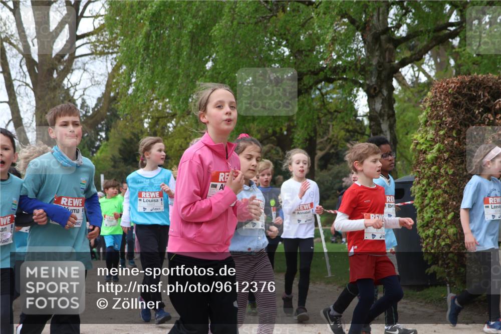 25.04.2026 - Das Zehntel Zöllner http://msf.ph/oto/9612376 25.04.2026 09:46:31 Laufen 1982 meine-sportfotos.de