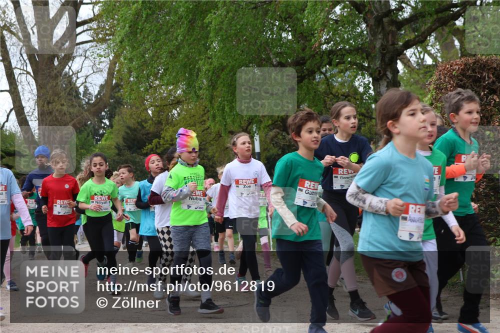 25.04.2026 - Das Zehntel Zöllner http://msf.ph/oto/9612819 25.04.2026 09:46:46 Laufen 7068, 6671 meine-sportfotos.de