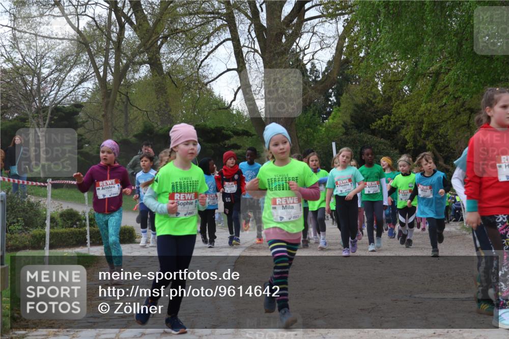 25.04.2026 - Das Zehntel Zöllner http://msf.ph/oto/9614642 25.04.2026 09:47:56 Laufen 7018, 68, 7031 meine-sportfotos.de