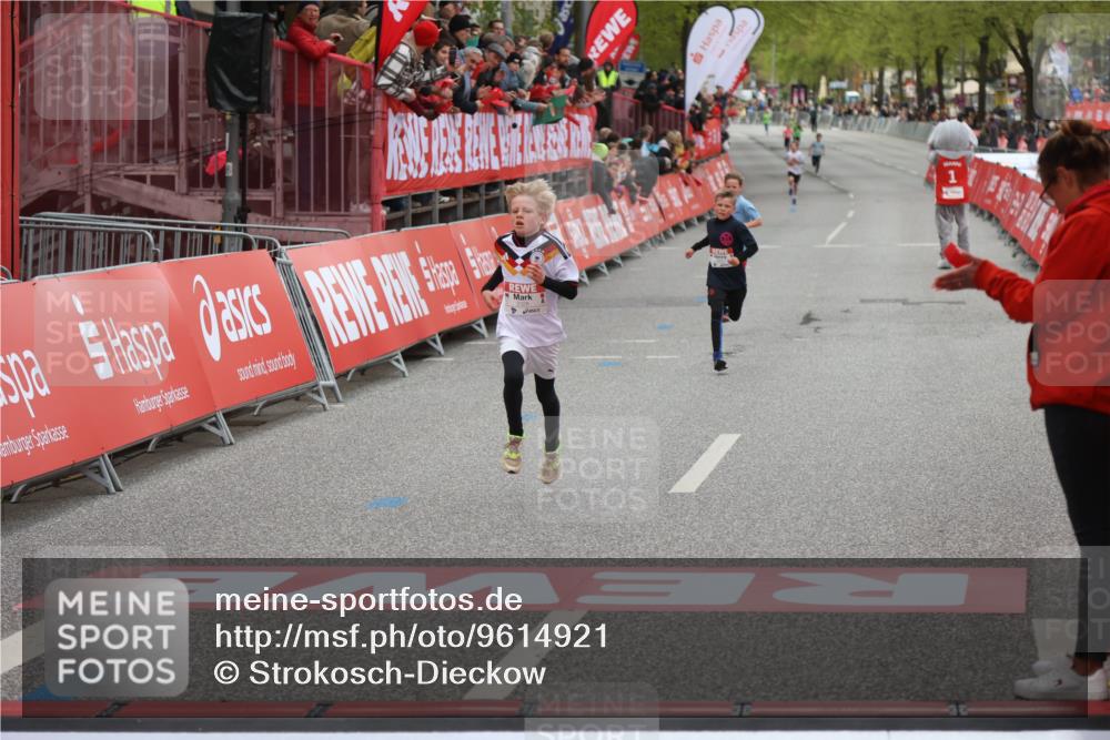 25.04.2026 - Das Zehntel Strokosch-Dieckow http://msf.ph/oto/9614921 25.04.2026 08:46:50 Ziel 2328 meine-sportfotos.de