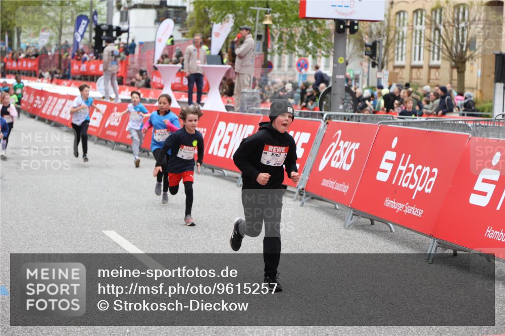 25.04.2026 - Das Zehntel Strokosch-Dieckow http://msf.ph/oto/9615257 25.04.2026 10:58:59 Ziel 5032, 5168, 5206, 5377, 5608, 5616, 5643, 5810, 6378, 6574, 6603, 6662, 6678, 6837, 6848, 6892, 6893, 6897, 7680, 7915, 8070 meine-sportfotos.de