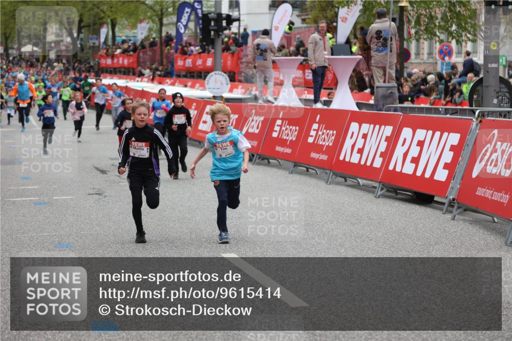 25.04.2026 - Das Zehntel Strokosch-Dieckow http://msf.ph/oto/9615414 25.04.2026 10:58:56 Ziel 5032, 5168, 5377, 5395, 5404, 5476, 5608, 5616, 5643, 5810, 5973, 6331, 6408, 6603, 6708, 6848, 6892, 6893, 6897, 7915, 7931, 7942, 7945, 8002, 8070 meine-sportfotos.de