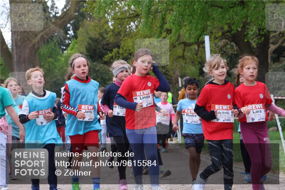 25.04.2026 - Das Zehntel Zöllner http://msf.ph/oto/9615584 25.04.2026 09:48:29 Laufen 50, 5599, 6570, 6163, 6792, 6174, 6160 meine-sportfotos.de
