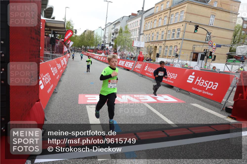 25.04.2026 - Das Zehntel Strokosch-Dieckow http://msf.ph/oto/9615749 25.04.2026 10:57:00 Ziel 5080, 5156, 5161, 5480, 5495, 5711, 6164, 6189, 6475, 6705, 6735, 6761, 6842, 7053, 7074, 7203, 7226, 7363, 7389, 7508, 7821, 7842, 7878, 8012 meine-sportfotos.de