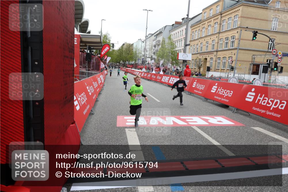 25.04.2026 - Das Zehntel Strokosch-Dieckow http://msf.ph/oto/9615794 25.04.2026 10:57:00 Ziel 5080, 5156, 5161, 5480, 5495, 5711, 6164, 6189, 6475, 6705, 6735, 6761, 6842, 7053, 7074, 7203, 7226, 7363, 7389, 7508, 7821, 7842, 7878, 8012 meine-sportfotos.de