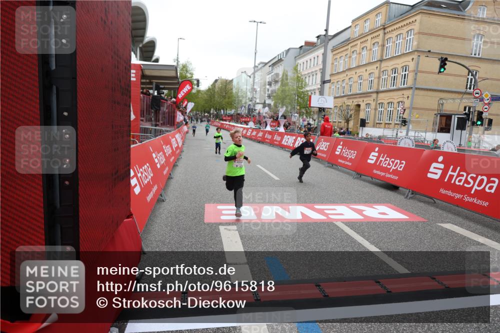 25.04.2026 - Das Zehntel Strokosch-Dieckow http://msf.ph/oto/9615818 25.04.2026 10:57:00 Ziel 5080, 5156, 5161, 5480, 5495, 5711, 6164, 6189, 6475, 6705, 6735, 6761, 6842, 7053, 7074, 7203, 7226, 7363, 7389, 7508, 7821, 7842, 7878, 8012 meine-sportfotos.de