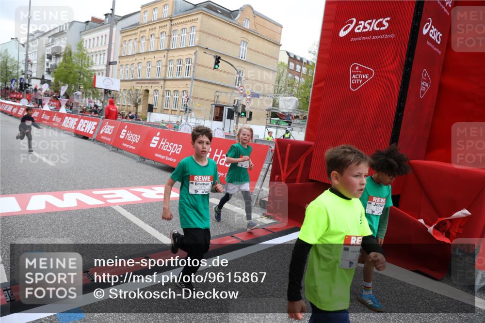 25.04.2026 - Das Zehntel Strokosch-Dieckow http://msf.ph/oto/9615867 25.04.2026 10:56:59 Ziel 5080, 5156, 5161, 5495, 5711, 6164, 6189, 6475, 6705, 6735, 6761, 6842, 6918, 7053, 7074, 7203, 7226, 7363, 7389, 7821, 7842, 7878, 8012 meine-sportfotos.de