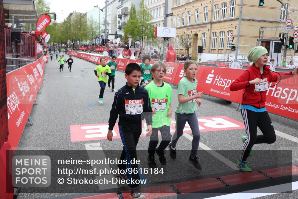 25.04.2026 - Das Zehntel Strokosch-Dieckow http://msf.ph/oto/9616184 25.04.2026 10:56:56 Ziel 5080, 5156, 5270, 5319, 5495, 5692, 5711, 6164, 6189, 6475, 6705, 6842, 6875, 6918, 6939, 6946, 7074, 7203, 7226, 7250, 7310, 7317, 7389, 7638, 7821, 7878 meine-sportfotos.de