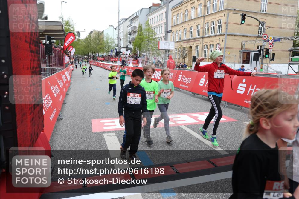 25.04.2026 - Das Zehntel Strokosch-Dieckow http://msf.ph/oto/9616198 25.04.2026 10:56:56 Ziel 5080, 5156, 5270, 5319, 5495, 5692, 5711, 6164, 6189, 6475, 6705, 6842, 6875, 6918, 6939, 6946, 7074, 7203, 7226, 7250, 7310, 7317, 7389, 7638, 7821, 7878 meine-sportfotos.de