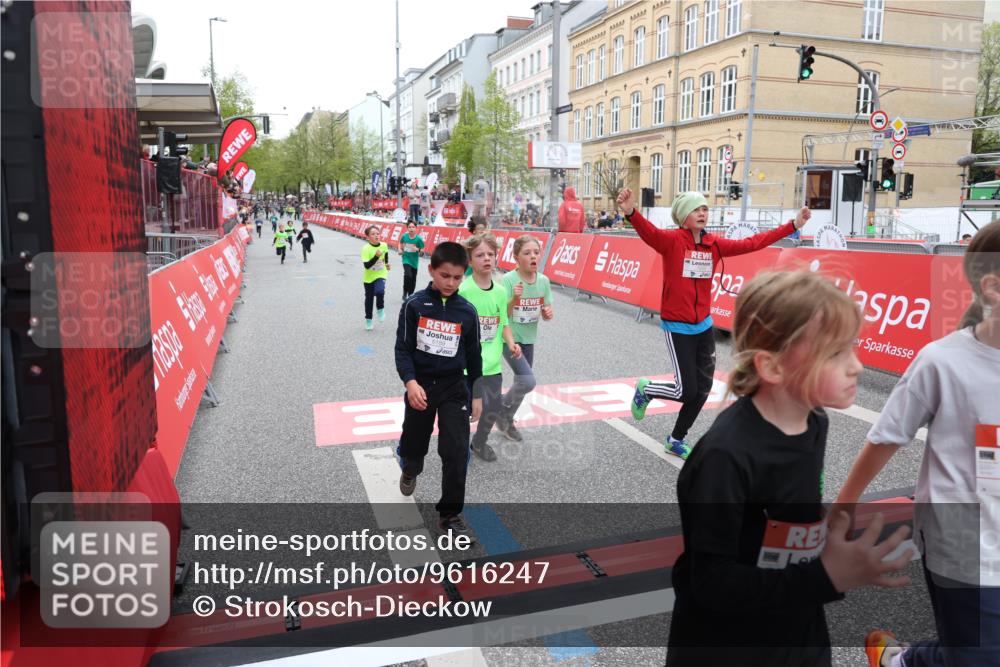 25.04.2026 - Das Zehntel Strokosch-Dieckow http://msf.ph/oto/9616247 25.04.2026 10:56:56 Ziel 5080, 5156, 5270, 5319, 5495, 5692, 5711, 6164, 6189, 6475, 6705, 6842, 6875, 6918, 6939, 6946, 7074, 7203, 7226, 7250, 7310, 7317, 7389, 7638, 7821, 7878 meine-sportfotos.de