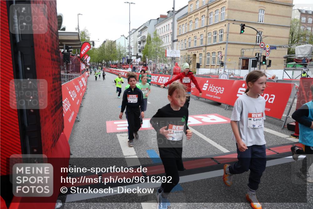 25.04.2026 - Das Zehntel Strokosch-Dieckow http://msf.ph/oto/9616292 25.04.2026 10:56:55 Ziel 5080, 5270, 5319, 5322, 5495, 5692, 5711, 6164, 6189, 6224, 6705, 6842, 6875, 6918, 6939, 6946, 7074, 7203, 7250, 7310, 7317, 7389, 7638, 7821, 8066 meine-sportfotos.de