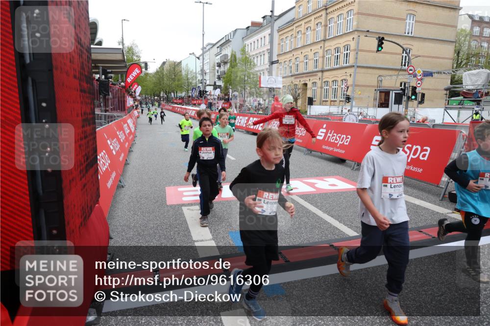 25.04.2026 - Das Zehntel Strokosch-Dieckow http://msf.ph/oto/9616306 25.04.2026 10:56:55 Ziel 5080, 5270, 5319, 5322, 5495, 5692, 5711, 6164, 6189, 6224, 6705, 6842, 6875, 6918, 6939, 6946, 7074, 7203, 7250, 7310, 7317, 7389, 7638, 7821, 8066 meine-sportfotos.de