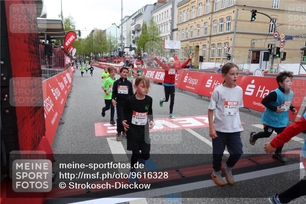 25.04.2026 - Das Zehntel Strokosch-Dieckow http://msf.ph/oto/9616328 25.04.2026 10:56:55 Ziel 5080, 5270, 5319, 5322, 5495, 5692, 5711, 6164, 6189, 6224, 6705, 6842, 6875, 6918, 6939, 6946, 7074, 7203, 7250, 7310, 7317, 7389, 7638, 7821, 8066 meine-sportfotos.de