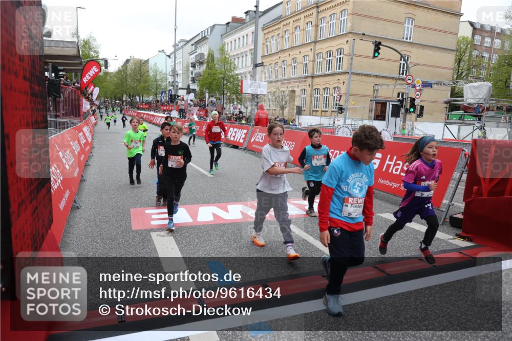 25.04.2026 - Das Zehntel Strokosch-Dieckow http://msf.ph/oto/9616434 25.04.2026 10:56:54 Ziel 5080, 5270, 5319, 5322, 5495, 5692, 5711, 6164, 6189, 6224, 6705, 6713, 6875, 6918, 6939, 6946, 7074, 7203, 7250, 7266, 7310, 7317, 7468, 7638, 7821, 8066 meine-sportfotos.de