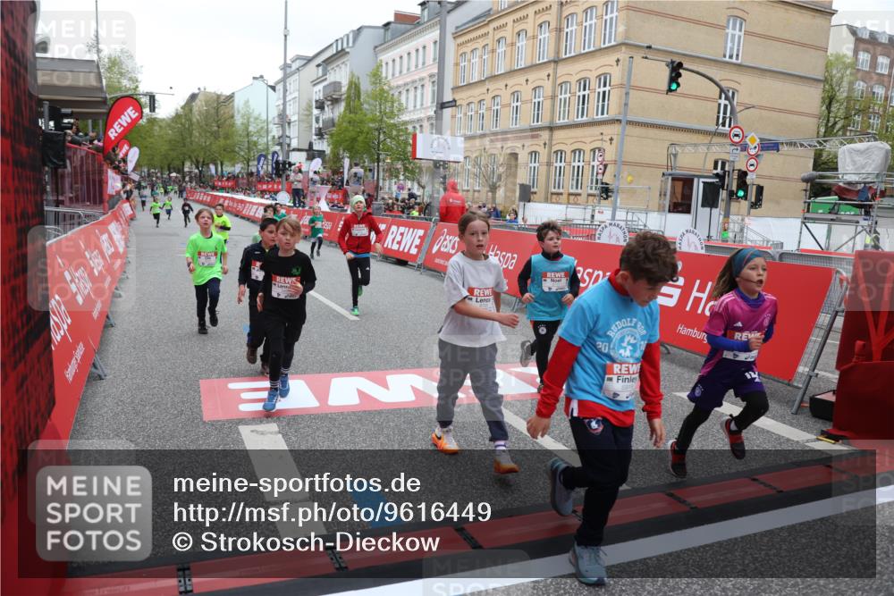 25.04.2026 - Das Zehntel Strokosch-Dieckow http://msf.ph/oto/9616449 25.04.2026 10:56:54 Ziel 5080, 5270, 5319, 5322, 5495, 5692, 5711, 6164, 6189, 6224, 6705, 6713, 6875, 6918, 6939, 6946, 7074, 7203, 7250, 7266, 7310, 7317, 7468, 7638, 7821, 8066 meine-sportfotos.de