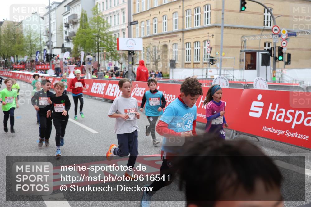 25.04.2026 - Das Zehntel Strokosch-Dieckow http://msf.ph/oto/9616541 25.04.2026 10:56:54 Ziel 5080, 5270, 5319, 5322, 5495, 5692, 5711, 6164, 6189, 6224, 6705, 6713, 6875, 6918, 6939, 6946, 7074, 7203, 7250, 7266, 7310, 7317, 7468, 7638, 7821, 8066 meine-sportfotos.de