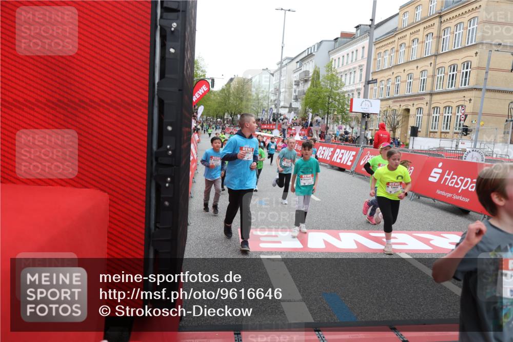 25.04.2026 - Das Zehntel Strokosch-Dieckow http://msf.ph/oto/9616646 25.04.2026 10:56:50 Ziel 5270, 5319, 5322, 5342, 5507, 5644, 5646, 5692, 5872, 6031, 6224, 6429, 6713, 6875, 6939, 6946, 6989, 7005, 7131, 7250, 7266, 7310, 7317, 7319, 7468, 7592, 7638, 8066 meine-sportfotos.de