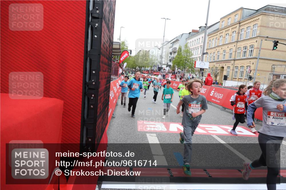 25.04.2026 - Das Zehntel Strokosch-Dieckow http://msf.ph/oto/9616714 25.04.2026 10:56:49 Ziel 5270, 5319, 5322, 5342, 5507, 5644, 5646, 5747, 5872, 6031, 6224, 6429, 6713, 6875, 6939, 6946, 6989, 7005, 7131, 7250, 7266, 7317, 7319, 7468, 7592, 7638, 8066 meine-sportfotos.de